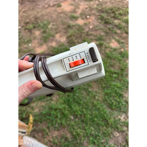 General Electric Hand Mixer - Picture 3 of 4